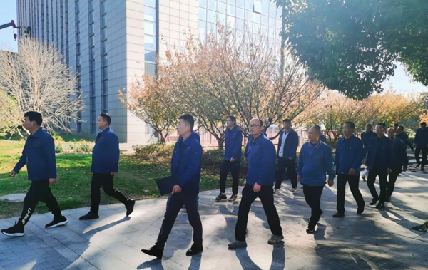 对标一流助发展，追赶先进向未来！华益中亨赴昆山世界工厂参观交流